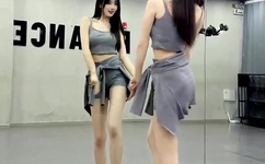 你喷的到处都是满了溢出来了